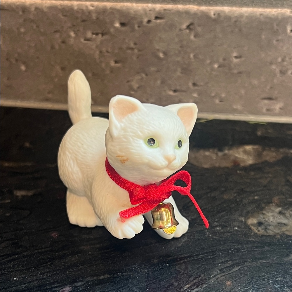 Vintage Long’s Drugs Porcelain White Cat Figurine with Red Bow and Bell